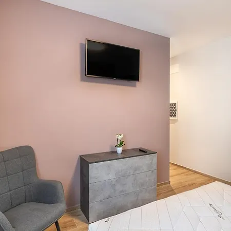 Mimosa Apartment Pozzoleone