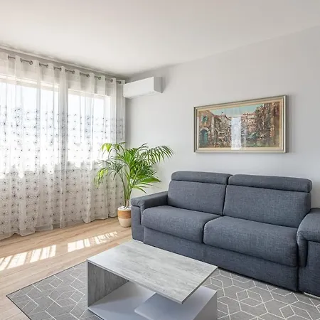 Mimosa Apartment *